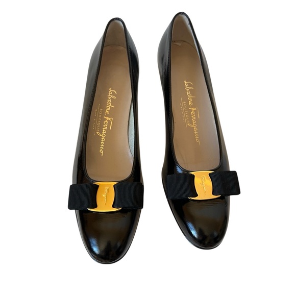 Salvatore Ferragamo Shoes - Salvatore Ferragamo Black  with Bow Detail size 8 AAAA new
